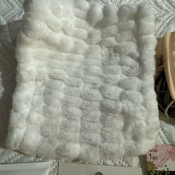 Hair Care & Accessories Bundle - Picture 5 of 7